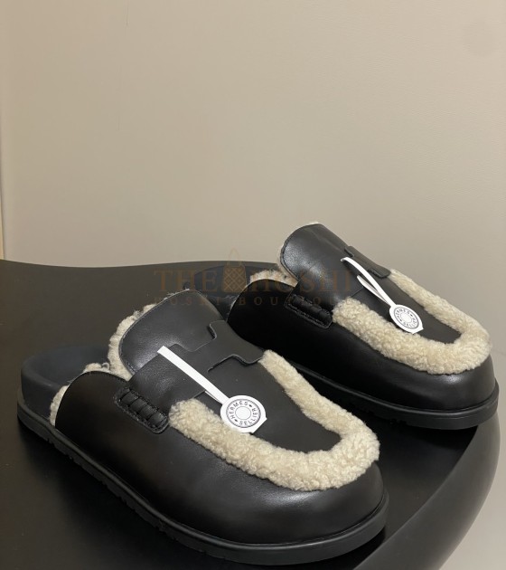 H**me5 Go Mule Slippers Sandals Calfskin Upper & Wool Insole Black