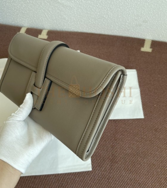 H**me5 Jige 29 Clutch Swift Calfskin with Waxed Thread Asphalt Grey Size 29*2.5*15CM