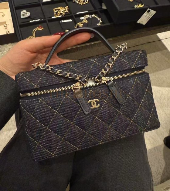 Ch**el 26P Dark Denim Leather Flap Bag with CC Logo Quilted Design 19.5*17*5 Master Quality