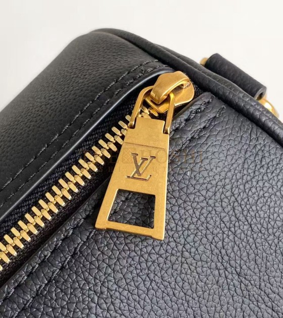 L0vis Vvtt0n LV M24891 Black Cowhide Leather Key Pouch 17×30×21cm  Master Quality