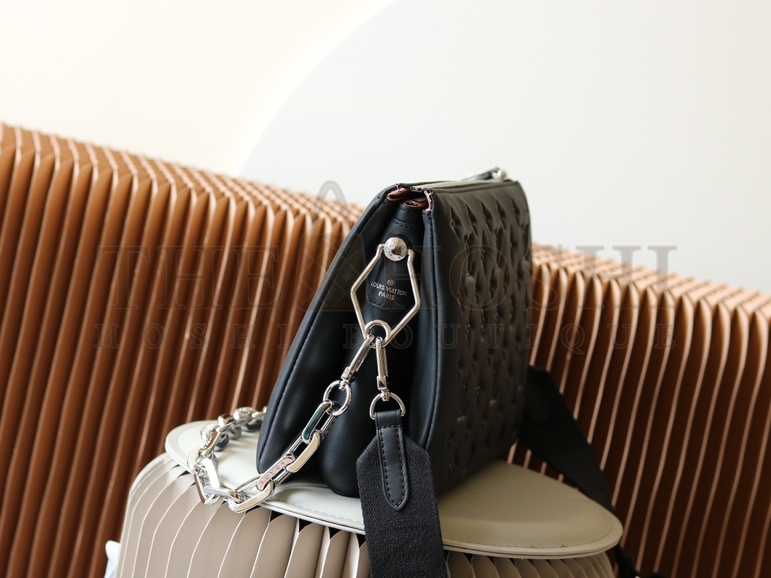 L0vis Vvtt0n LV Women Coussin PM Handbag Black Lambskin Cowhide Leather M23056 size:26x20x12cm Master Quality