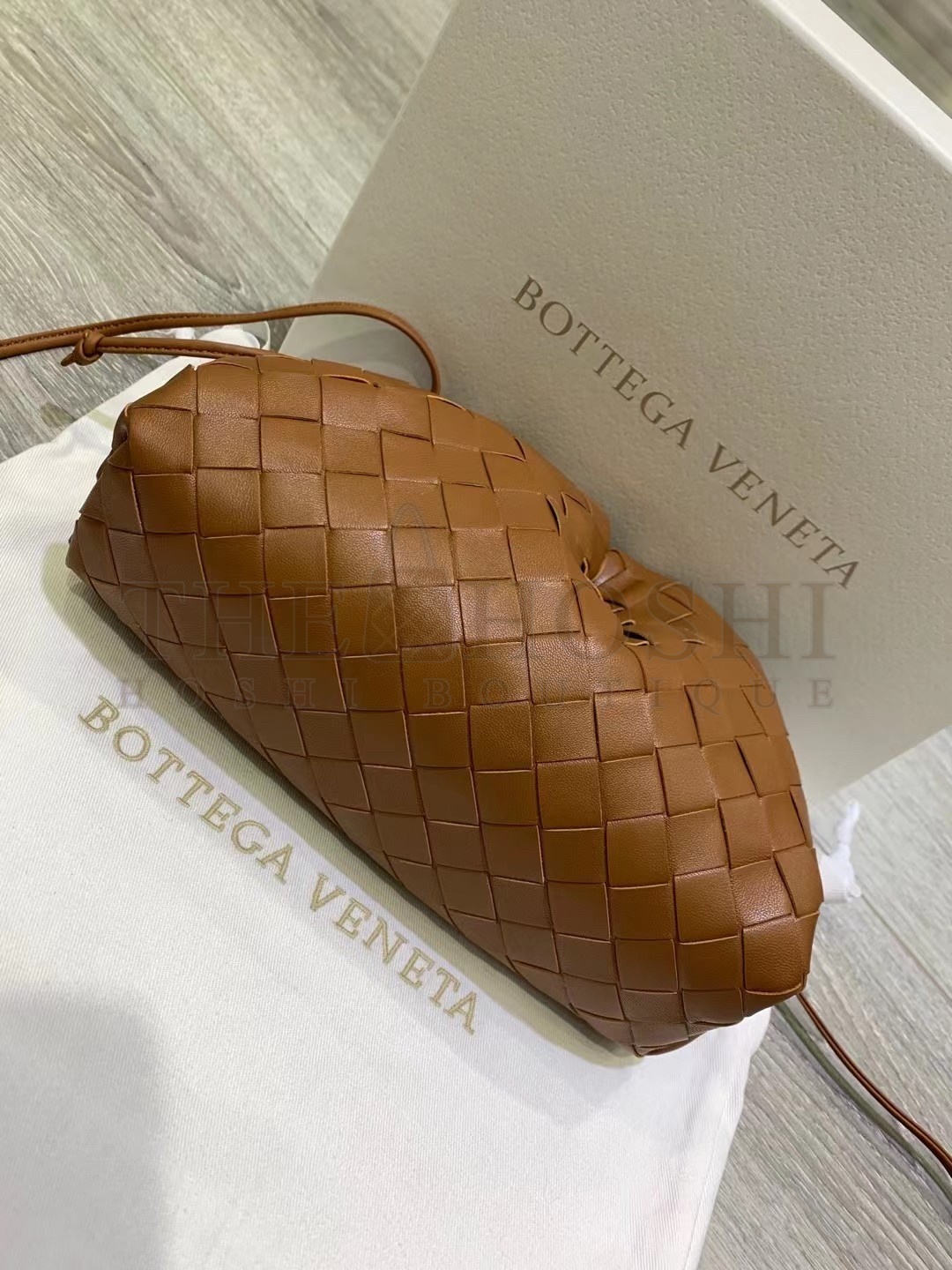 B0tt*ga Ven*ta Mini Pouch In Caramel Intrecciato Lambskin Master Quality
