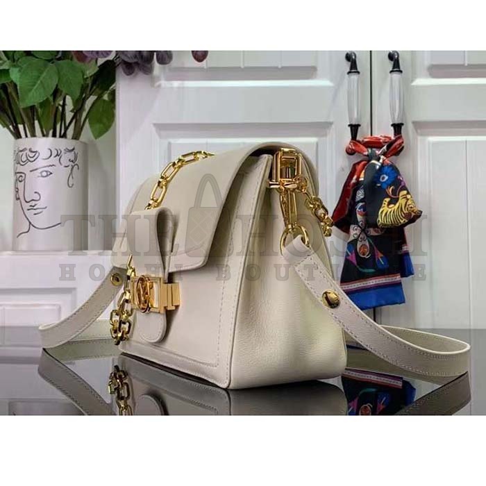 L0vis Vvtt0n LV Women Dauphine Soft MM Handbag White Calfskin Leather M25050 Master Quality