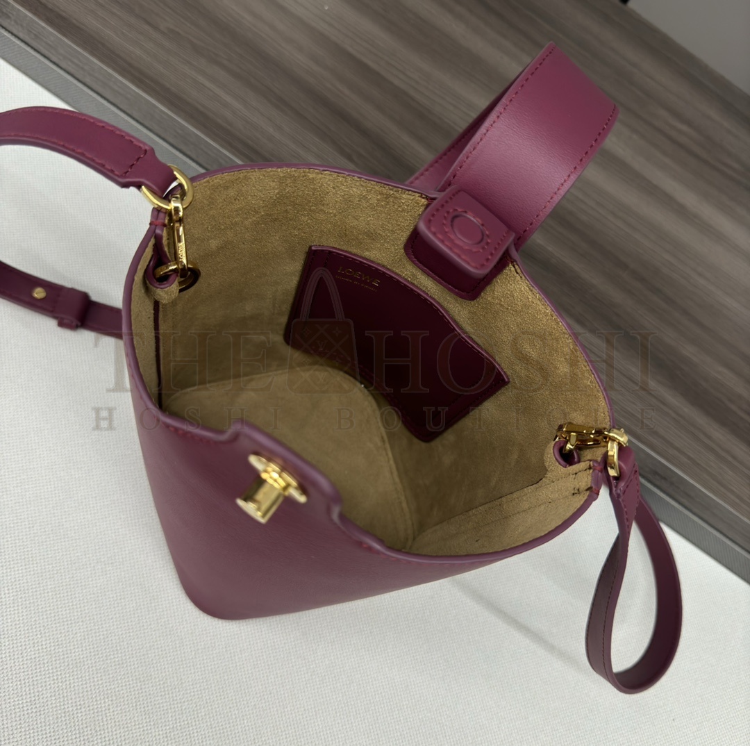 L0ew* Mini Pebble Bucket Bag in Calfskin Master Quality