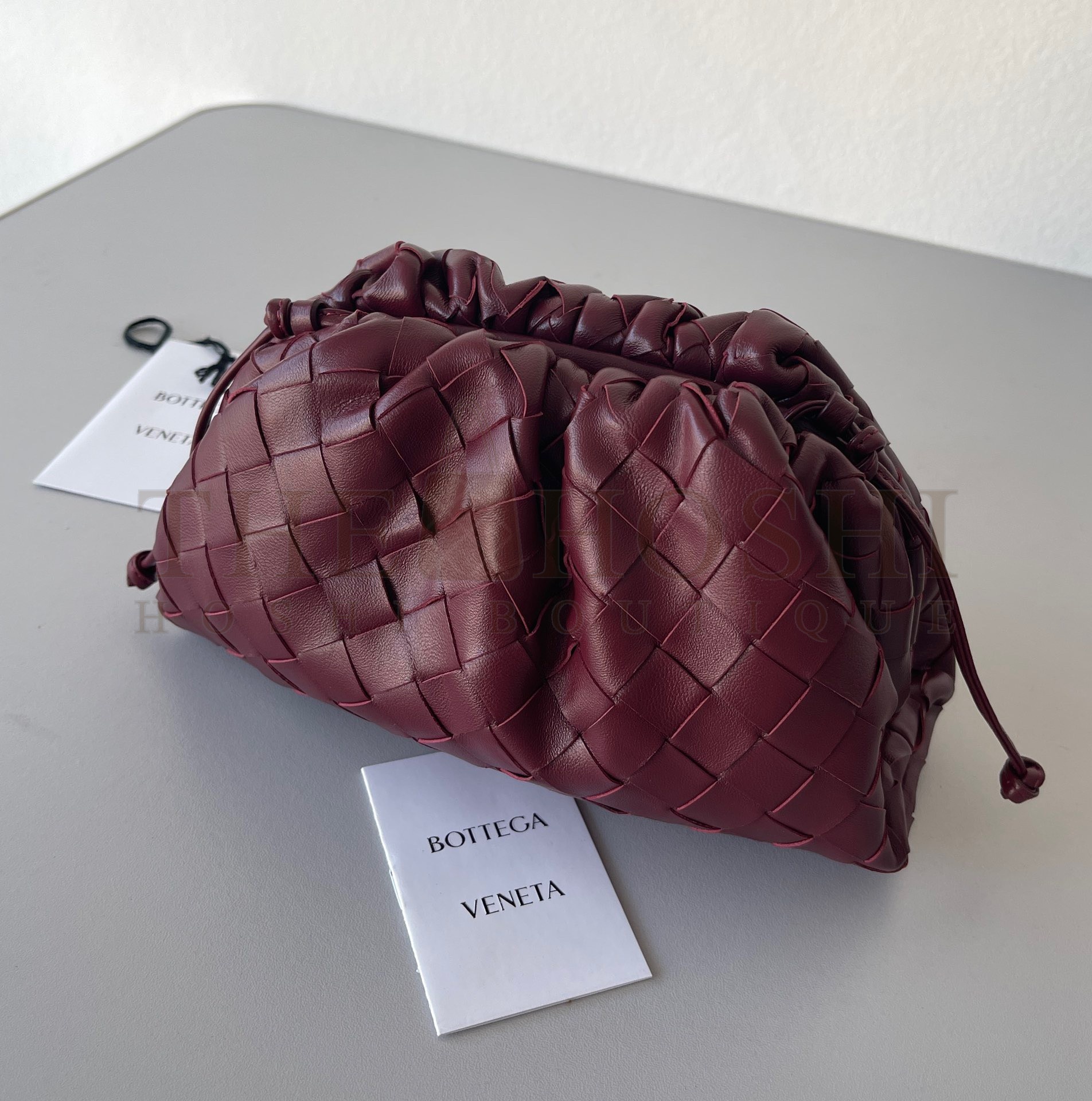 B0tt*ga Ven*ta Mini Pouch with Strap in Bordeaux Intrecciato Lambskin Master Quality