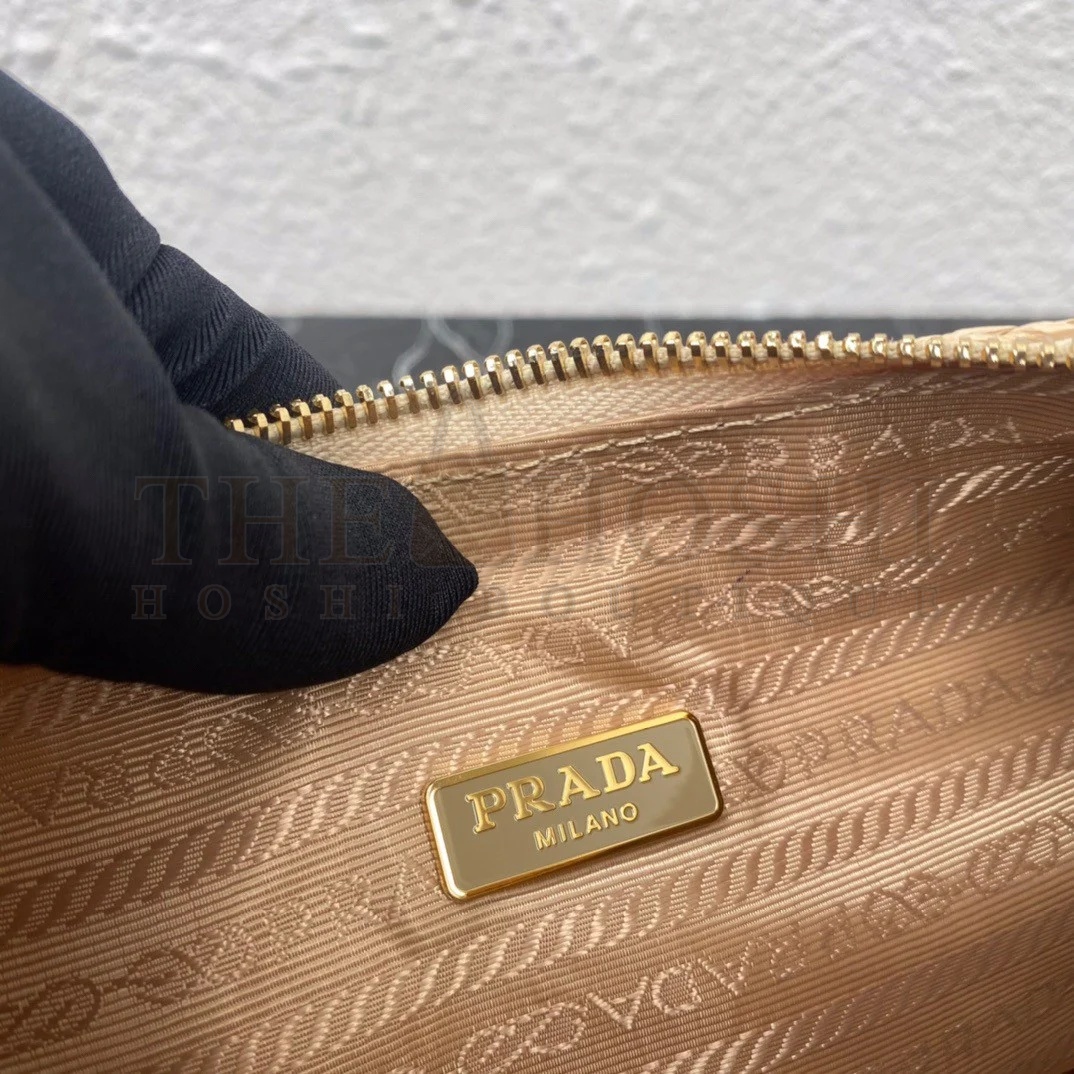 Pra*a Re-Edition 2005 Shoulder Bag In Beige Raffia Master Quality