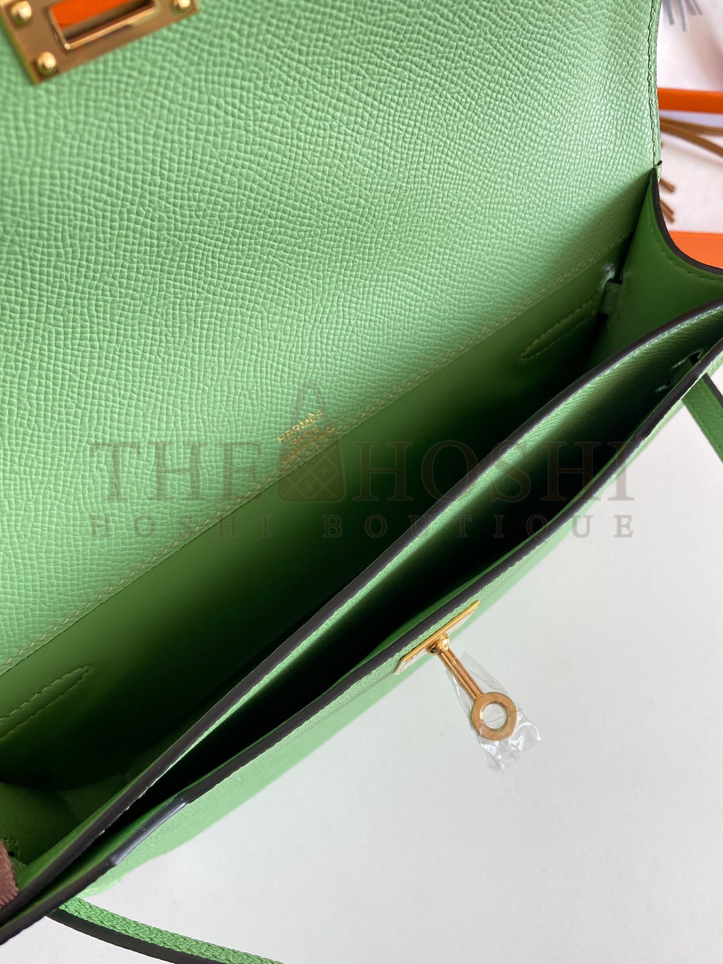H**me5 Kelly Depeches 25 Pouch in Vert Criquet Epsom Calfskin Master Quality