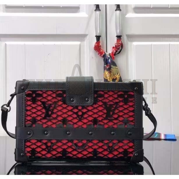 L0vis Vvtt0n LV Women Petite Malle Handbag Black Patent Calfskin Cowhide Leather Master Quality