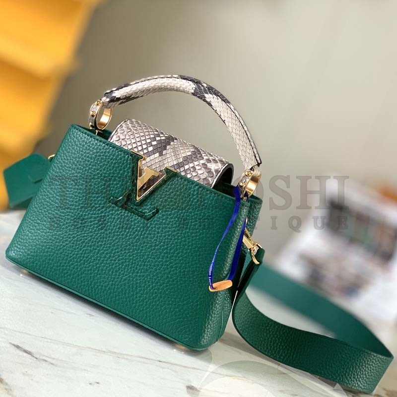 L0vis Vvtt0n LV Women Capucines Mini Handbag Emeraude Green Taurillon Leather Python Skin Master Quality