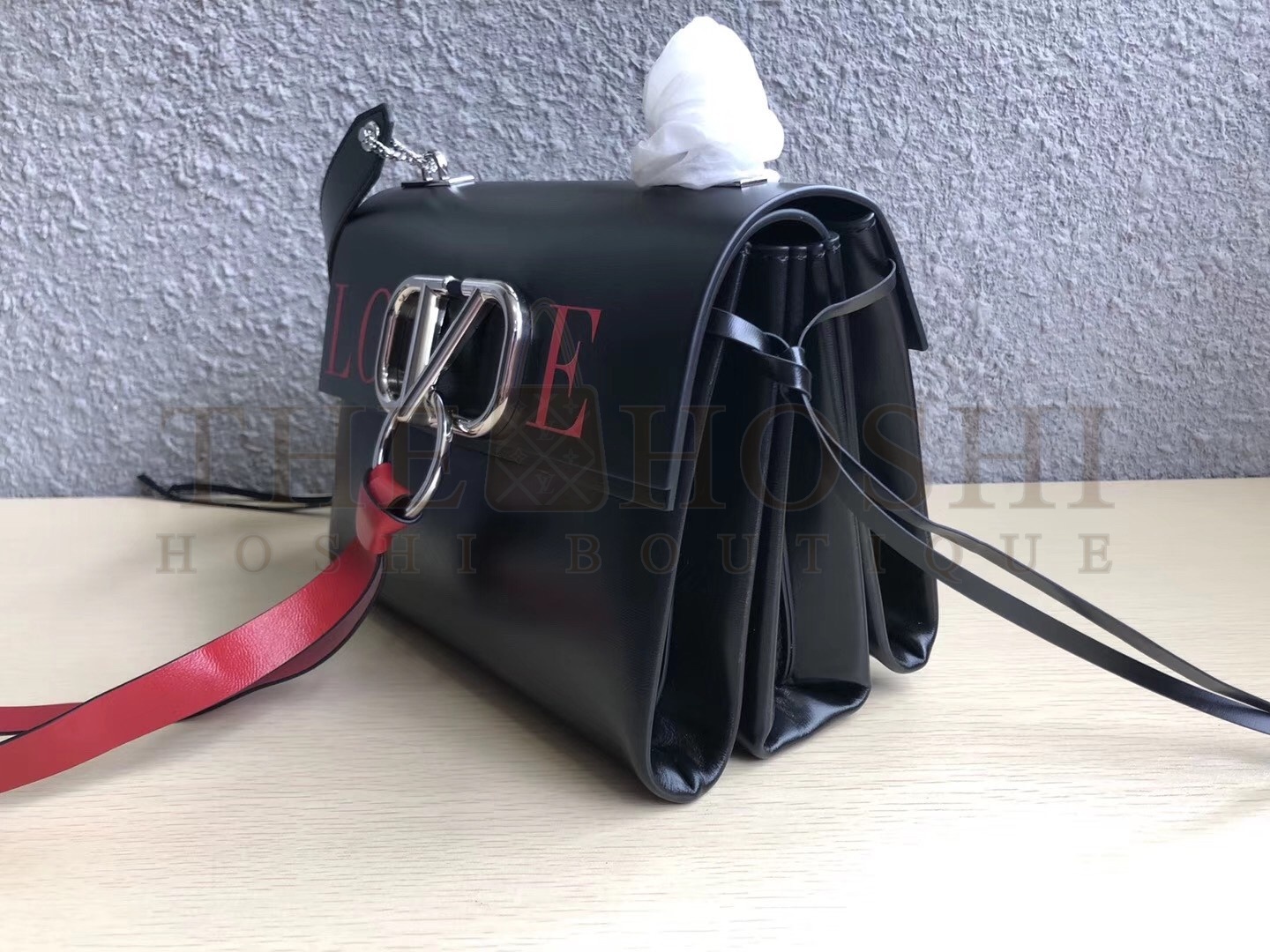 Va1e*ntin0 Small Love Vring Shoulder Black Bag Master Quality