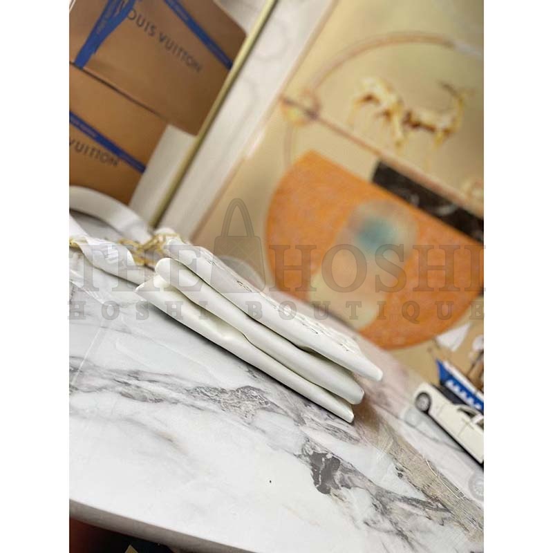 L0vis Vvtt0n LV Women Coussin PM Handbag White Lambskin Leather Zip Closure Master Quality