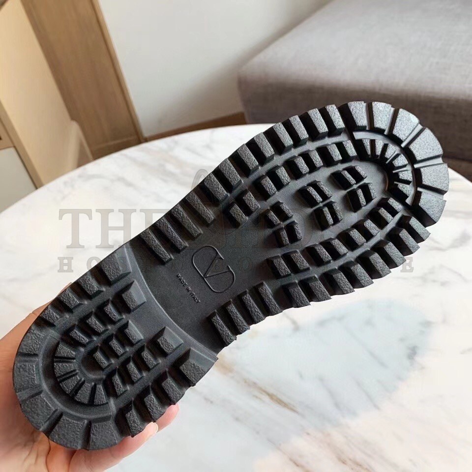 Va1e*ntin0 VLogo Combat Boots In Calfskin and Shearling Master Quality