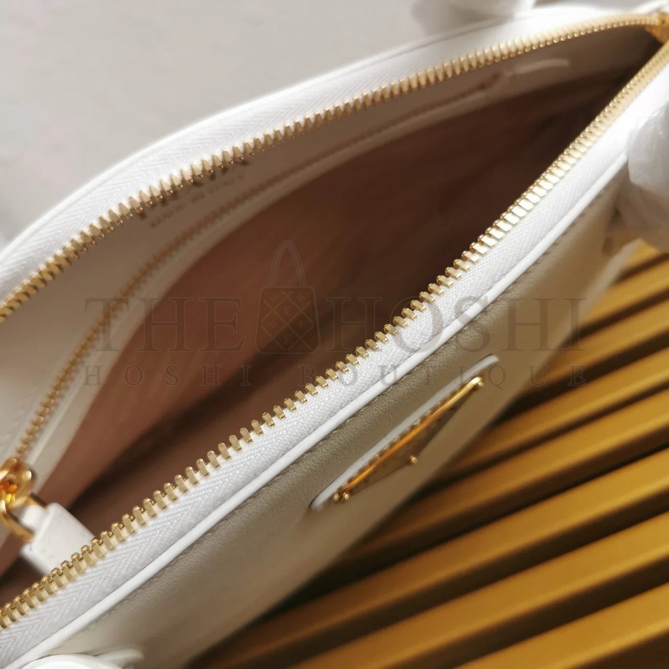 Pra*a Shoulder Bag with Double Zipper in White Calfskin Master Quality