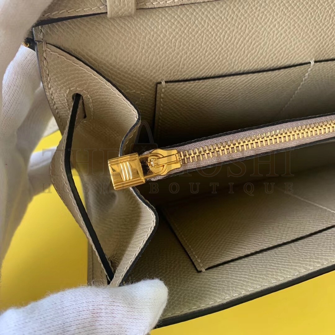 H**me5 Kelly Classique To Go Wallet In Tourterelle Epsom Calfskin Master Quality