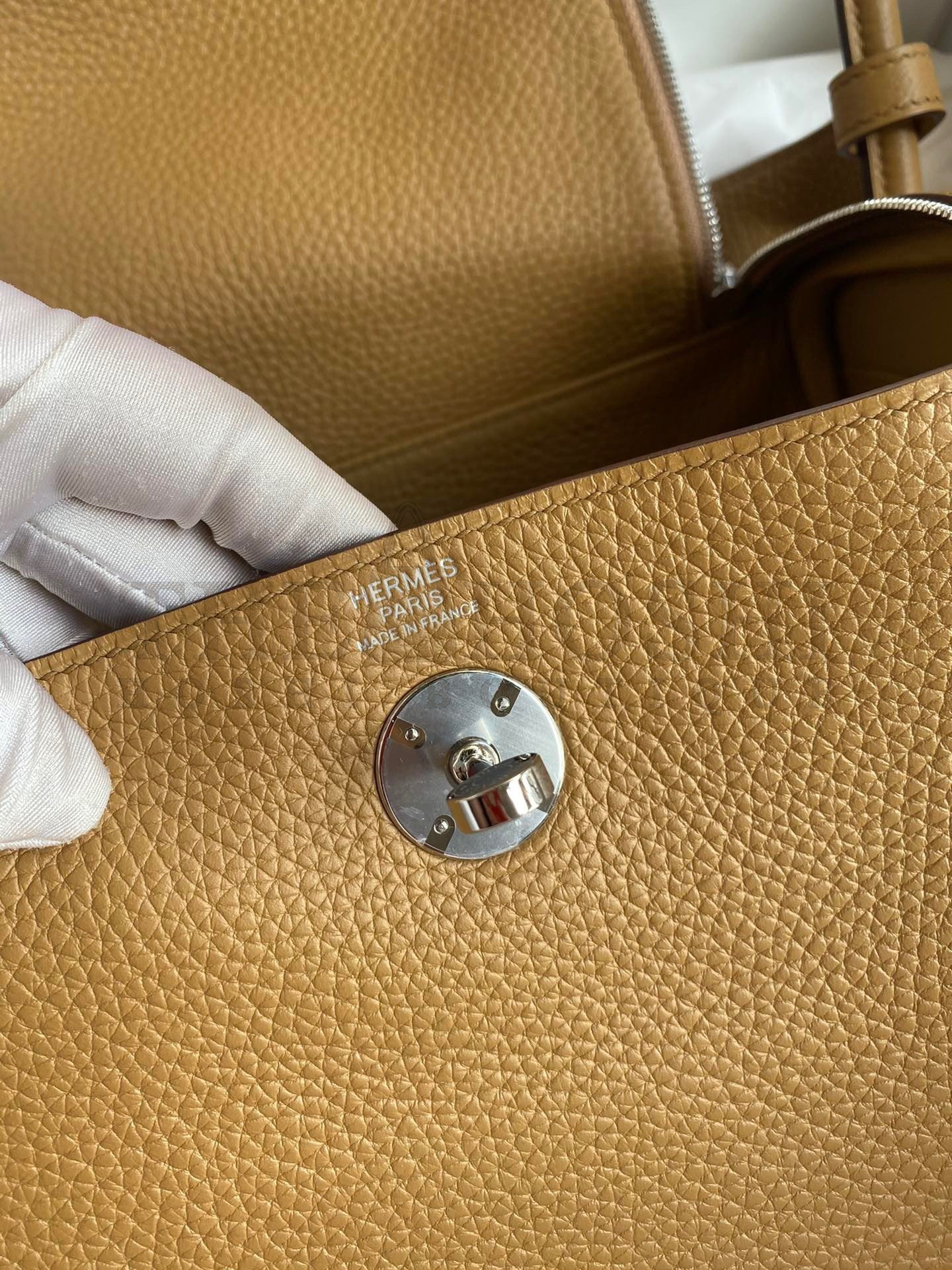 H**me5 Lindy 26 Handmade Bag In Biscuit Clemence Leather Master Quality