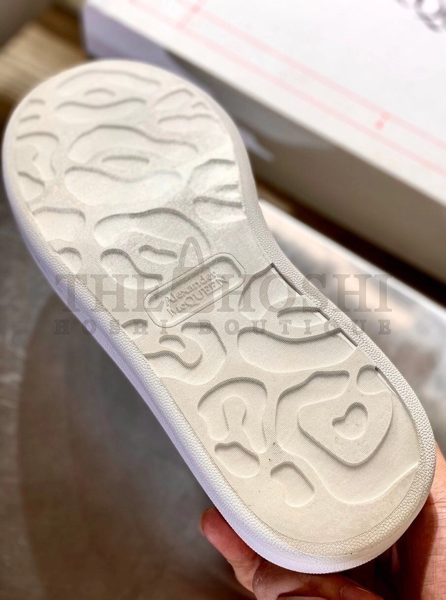 A1exa*der Mcqv*en Men