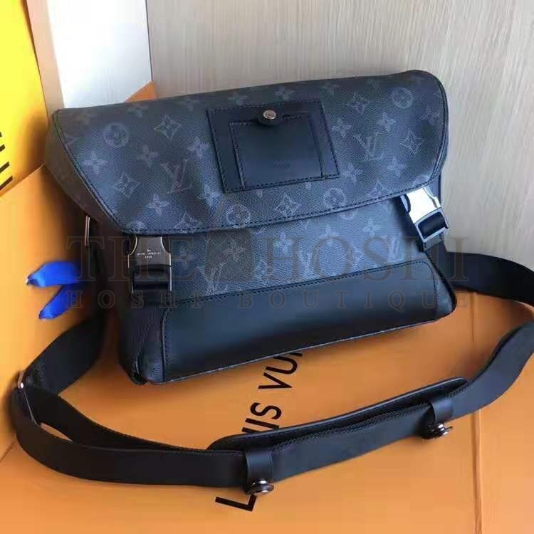 L0vis Vvtt0n LV Men Messenger PM Voyager Bag in Monogram Eclipse Canvas-Black Master Quality