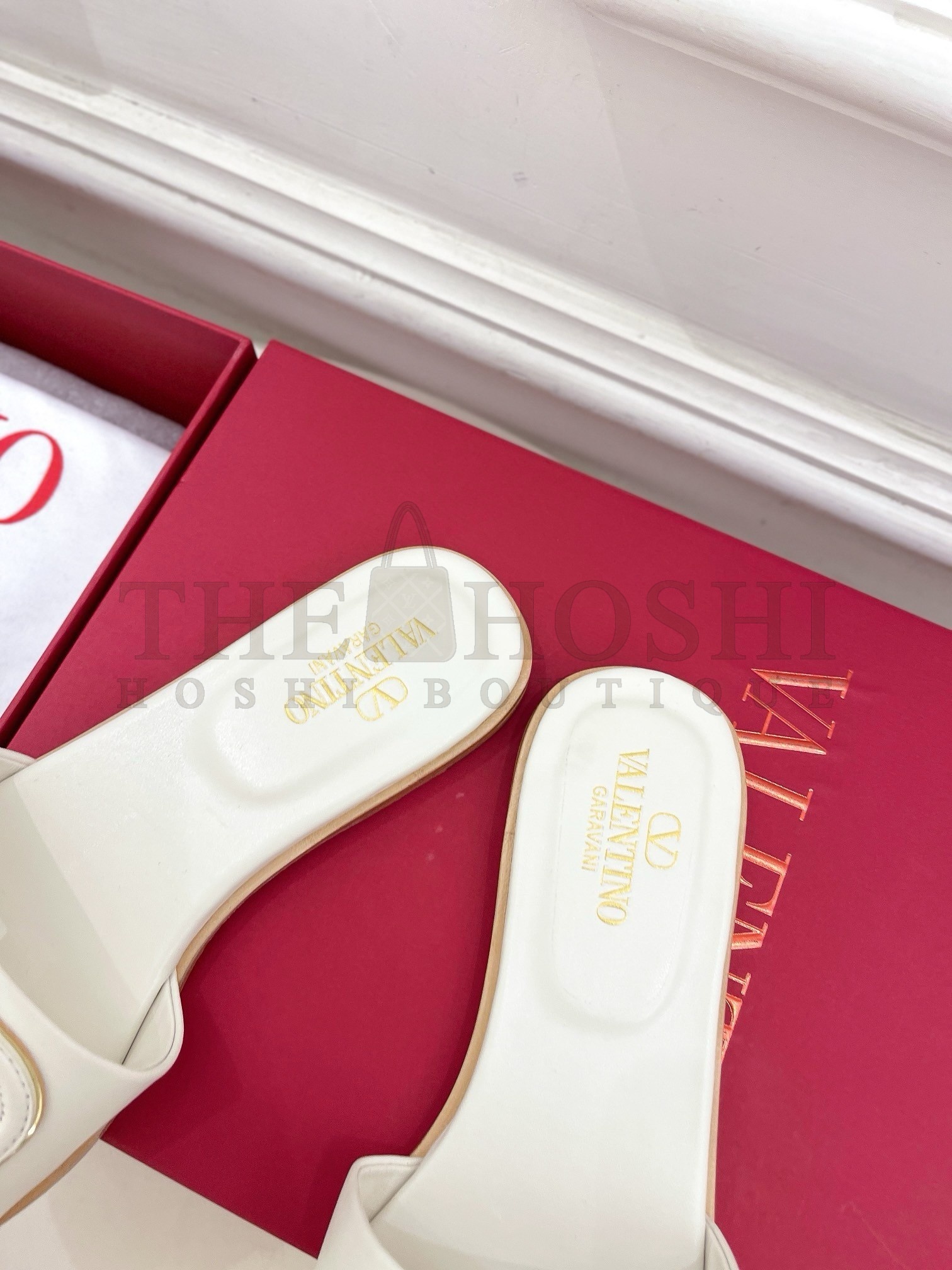 Va1e*ntin0 VLogo Cut-out Slide Sandals in White Leather Master Quality