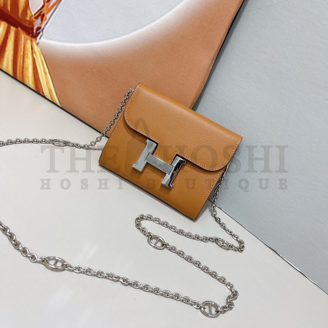H**me5 H**me5  Chain Bag size：13*11*3cm Master Quality