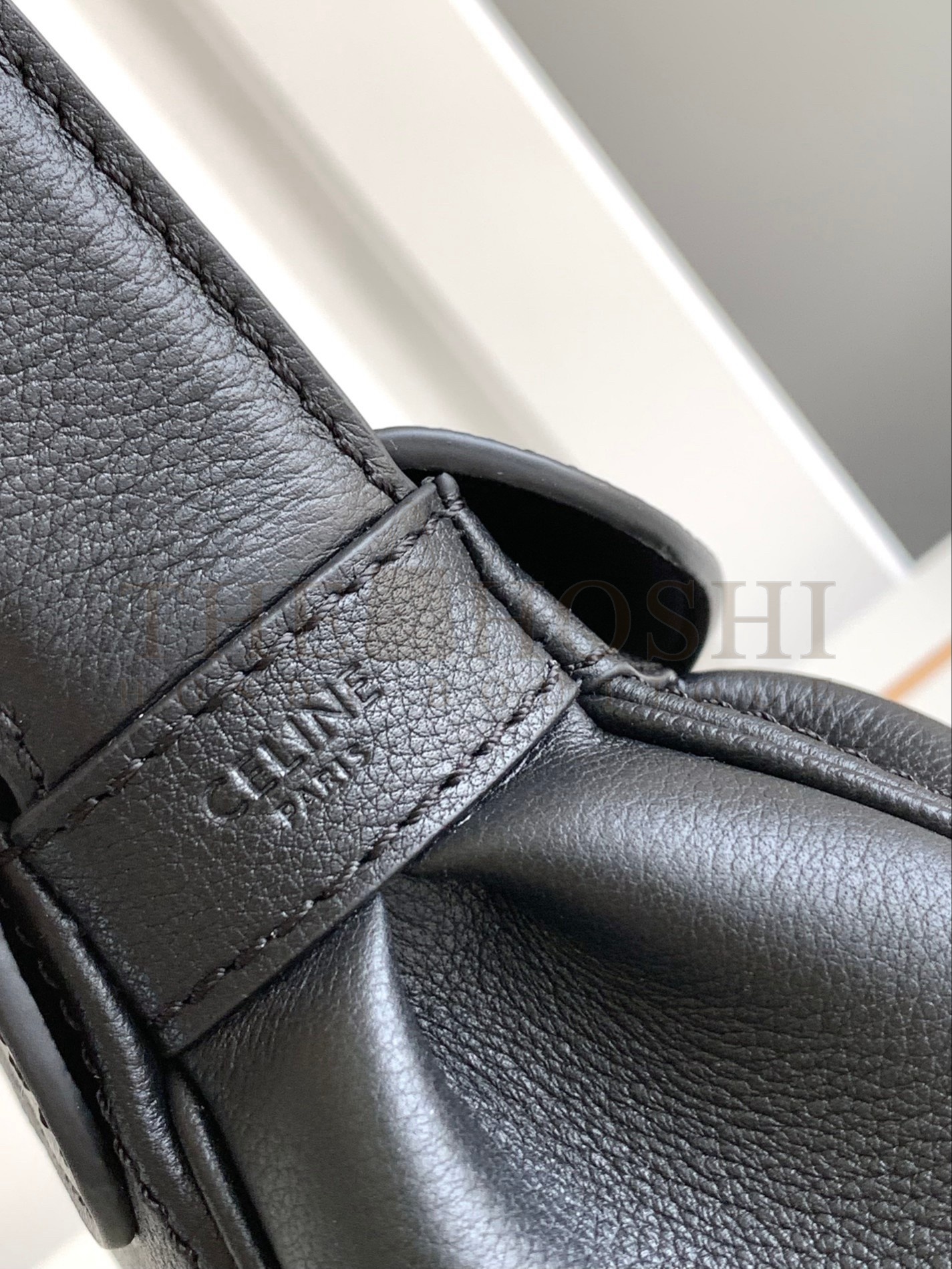 Ce1i*e Medium Polly Shoulder Bag in Black Calfskin Master Quality