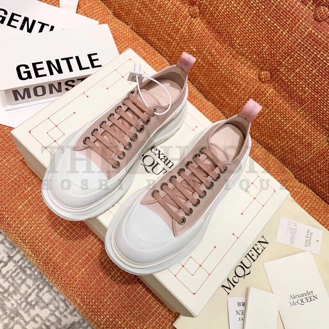 A1exa*der Mcqv*en Women