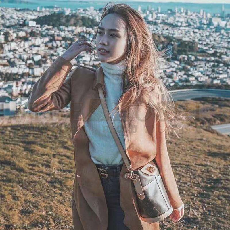 L0vis Vvtt0n LV Women Duffle Bag in Monogram Coated Canvas-Brown Master Quality