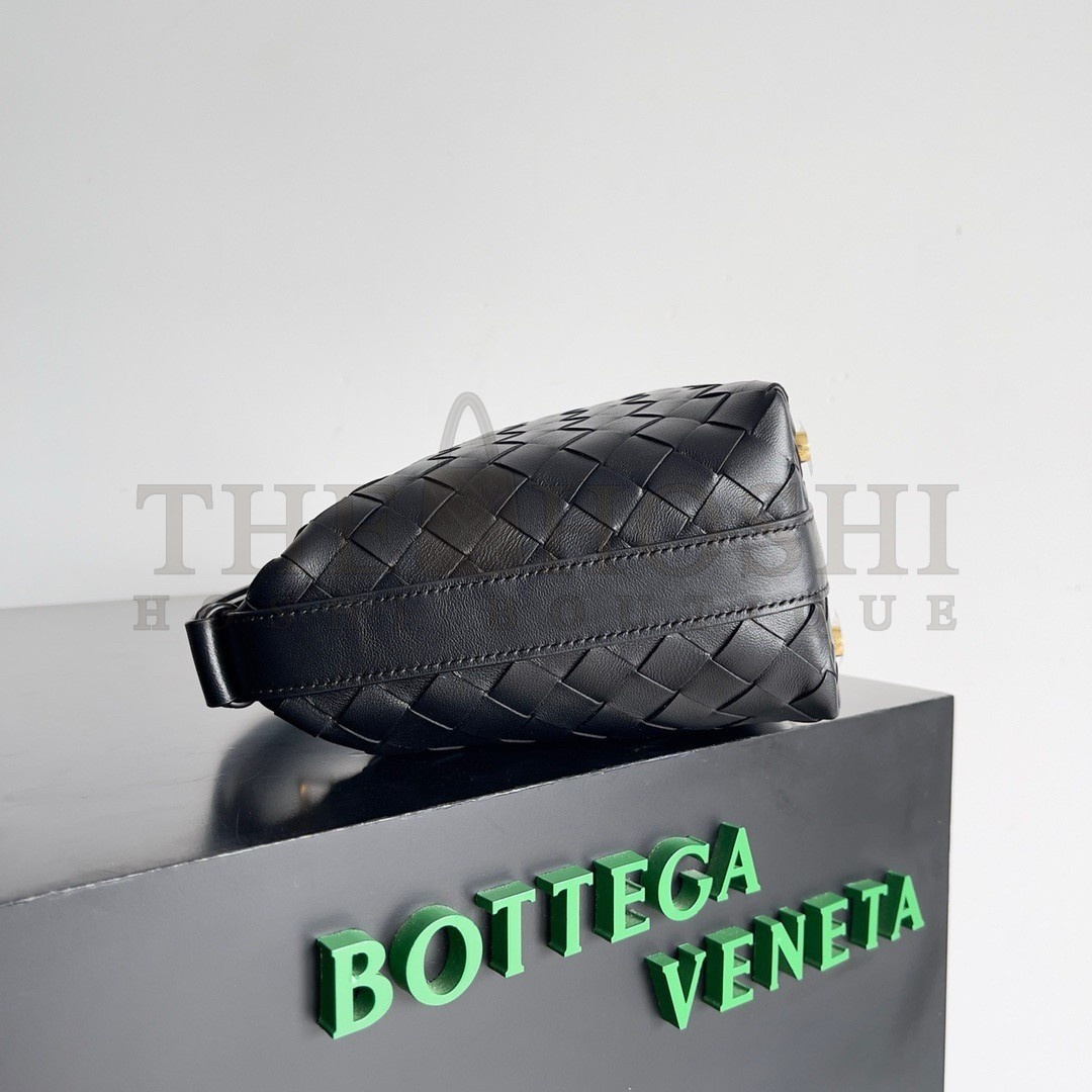 B0tt*ga Ven*ta Mini Wallace Bag in Black Intrecciato Calfskin Master Quality