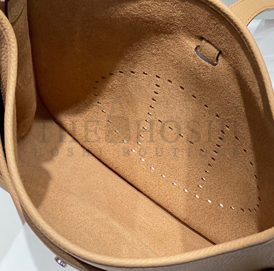 H**me5 Evelyne III 29 Bag in Chai Clemence Leather Master Quality