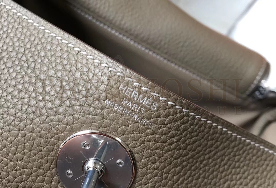 H**me5 Lindy 26cm Bag In Taupe Grey Clemence With PHW Master Quality