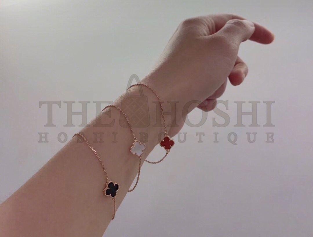 V*n Cl**f & Arpels Small Single Flower Clover Bracelet, Sweet Alhambra bracelet Master Quality