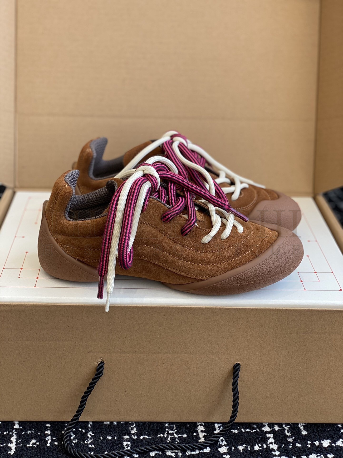 A1exa*der Mcqv*en Women