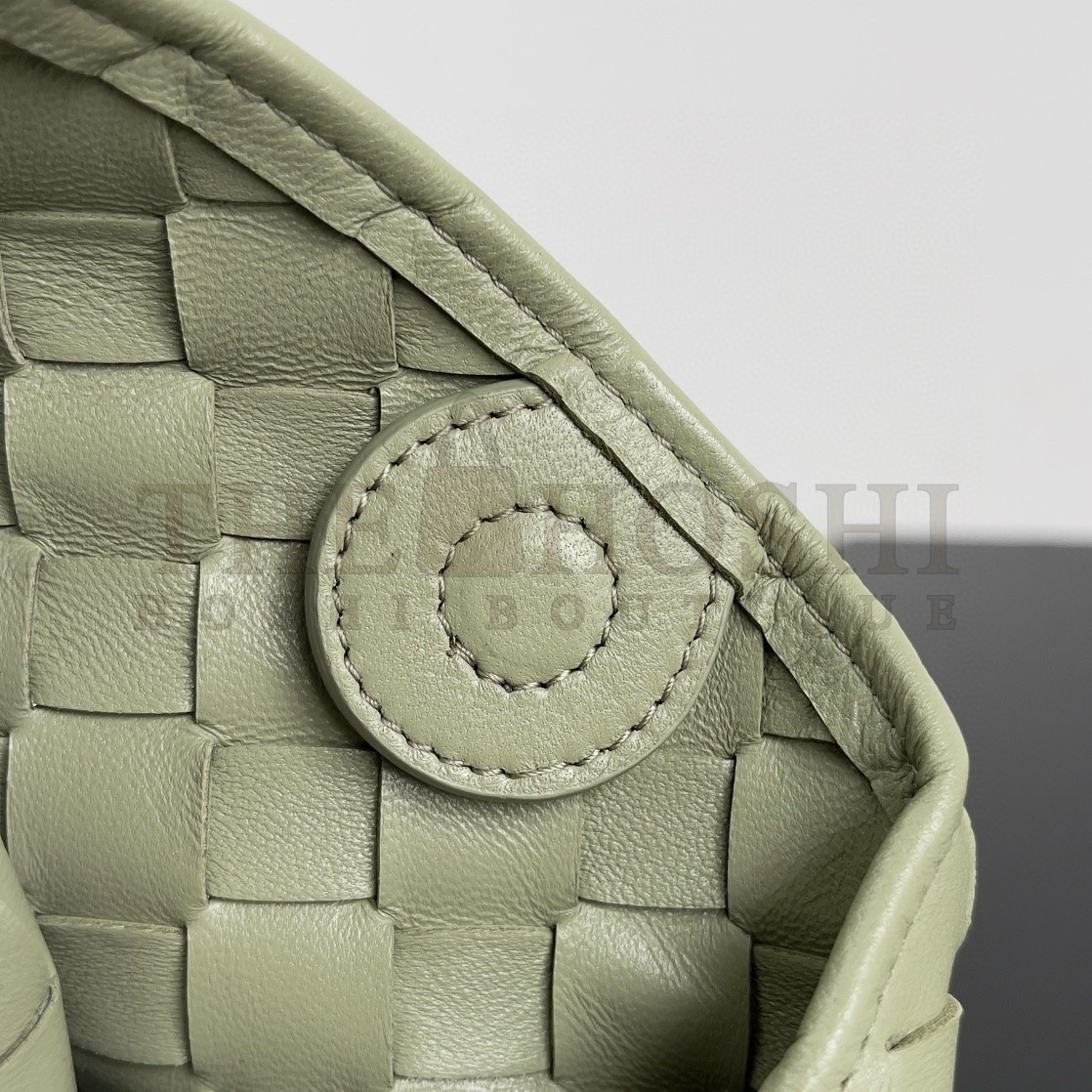 B0tt*ga Ven*ta Sardine Mini Bag in Travertine Intrecciato Lambskin Master Quality