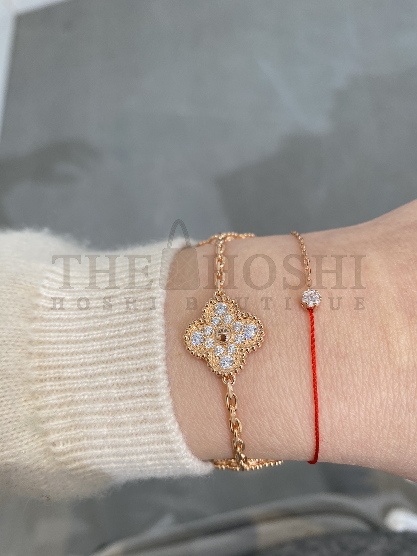 V*n Cl**f & Arpels Full D1am0nd Gold Clover Bracelet,Vintage Alhambra bracelet, 5 motifs Master Quality