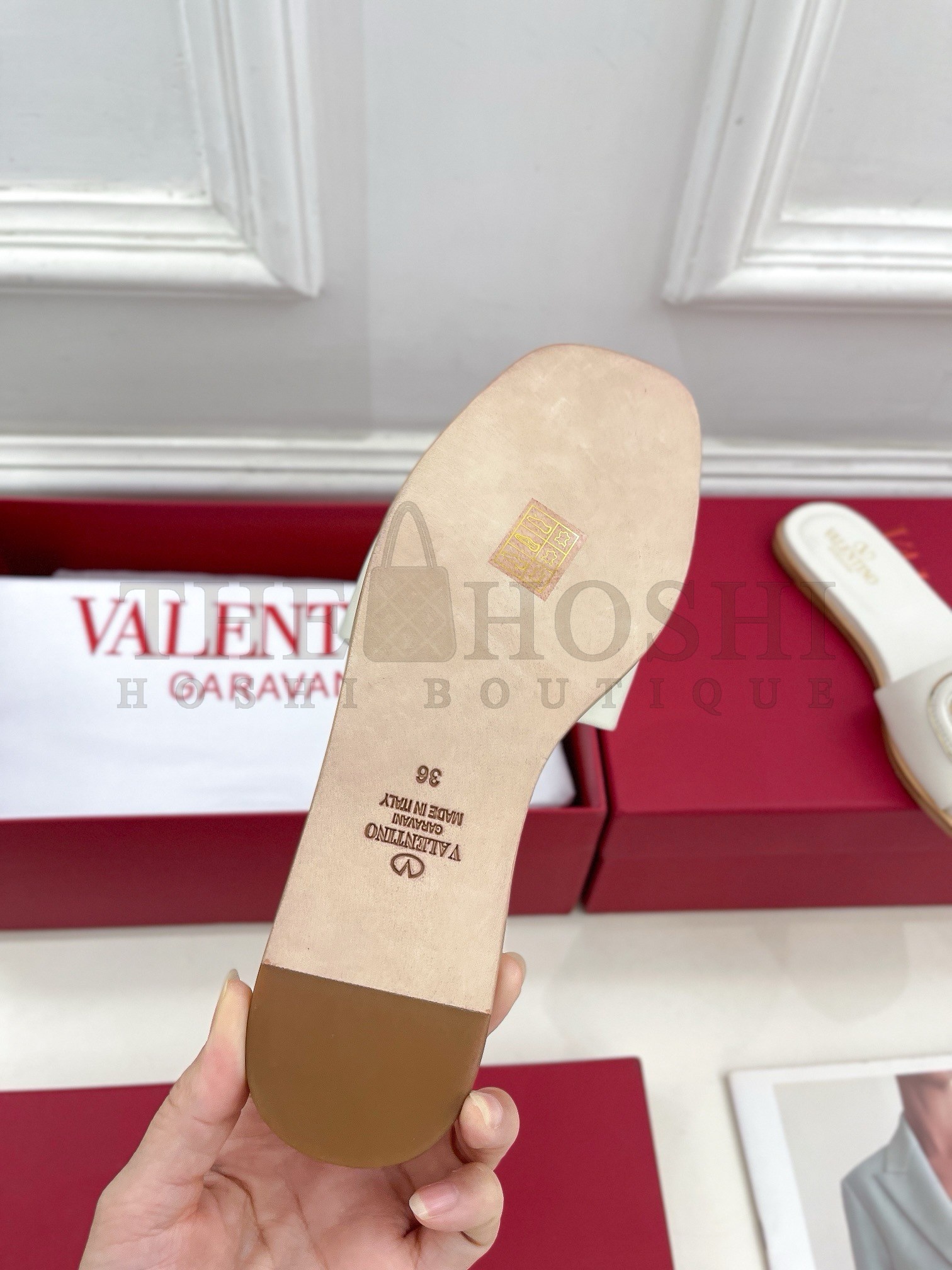 Va1e*ntin0 VLogo Cut-out Slide Sandals in White Leather Master Quality