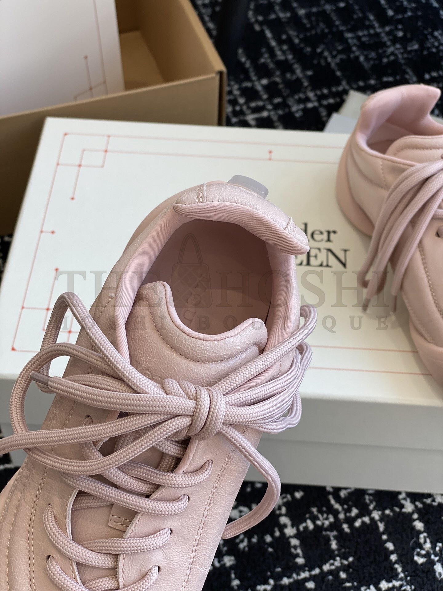 A1exa*der Mcqv*en Women