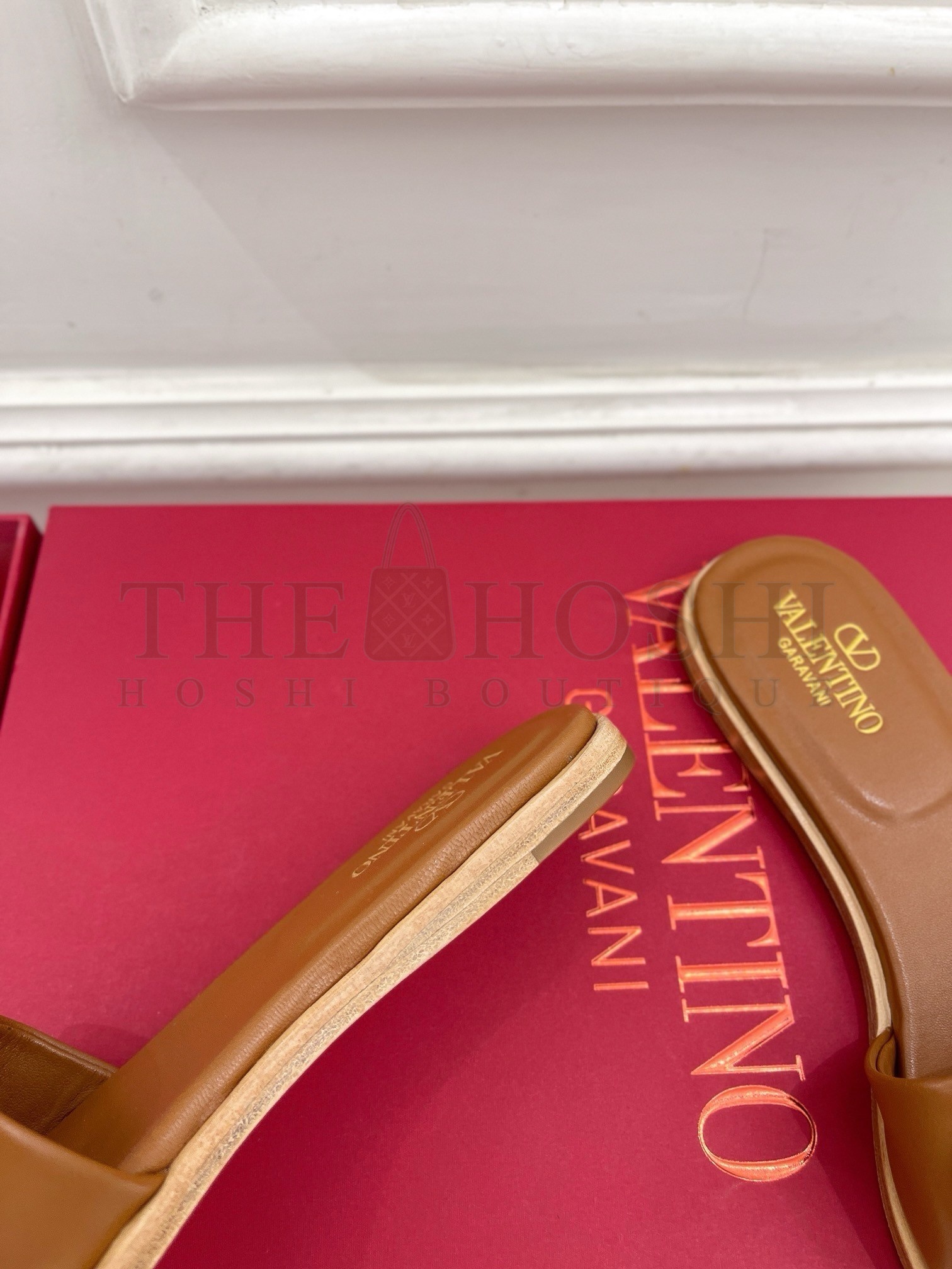 Va1e*ntin0 VLogo Cut-out Slide Sandals in Brown Leather Master Quality