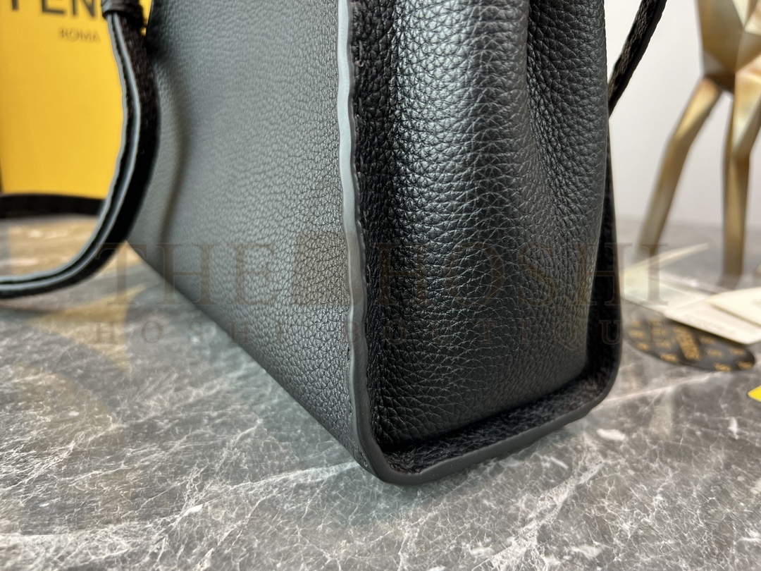 F**di PEEKABOO bag size:23*11*18cm Master Quality