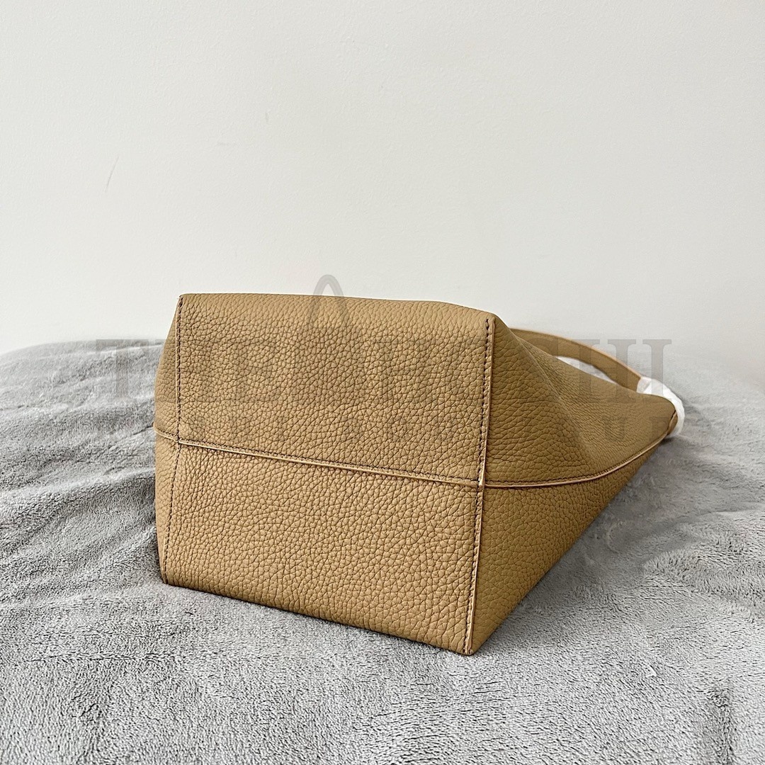 The R0w Medium N/S Park Tote in Taupe Grained Leather Master Quality
