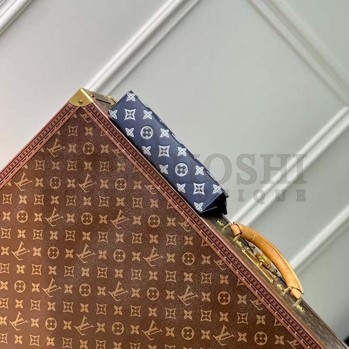 L0vis Vvtt0n LV Women Gaston Wearable Wallet Blue Monogram Shadow Calfskin Leather M83384 Master Quality