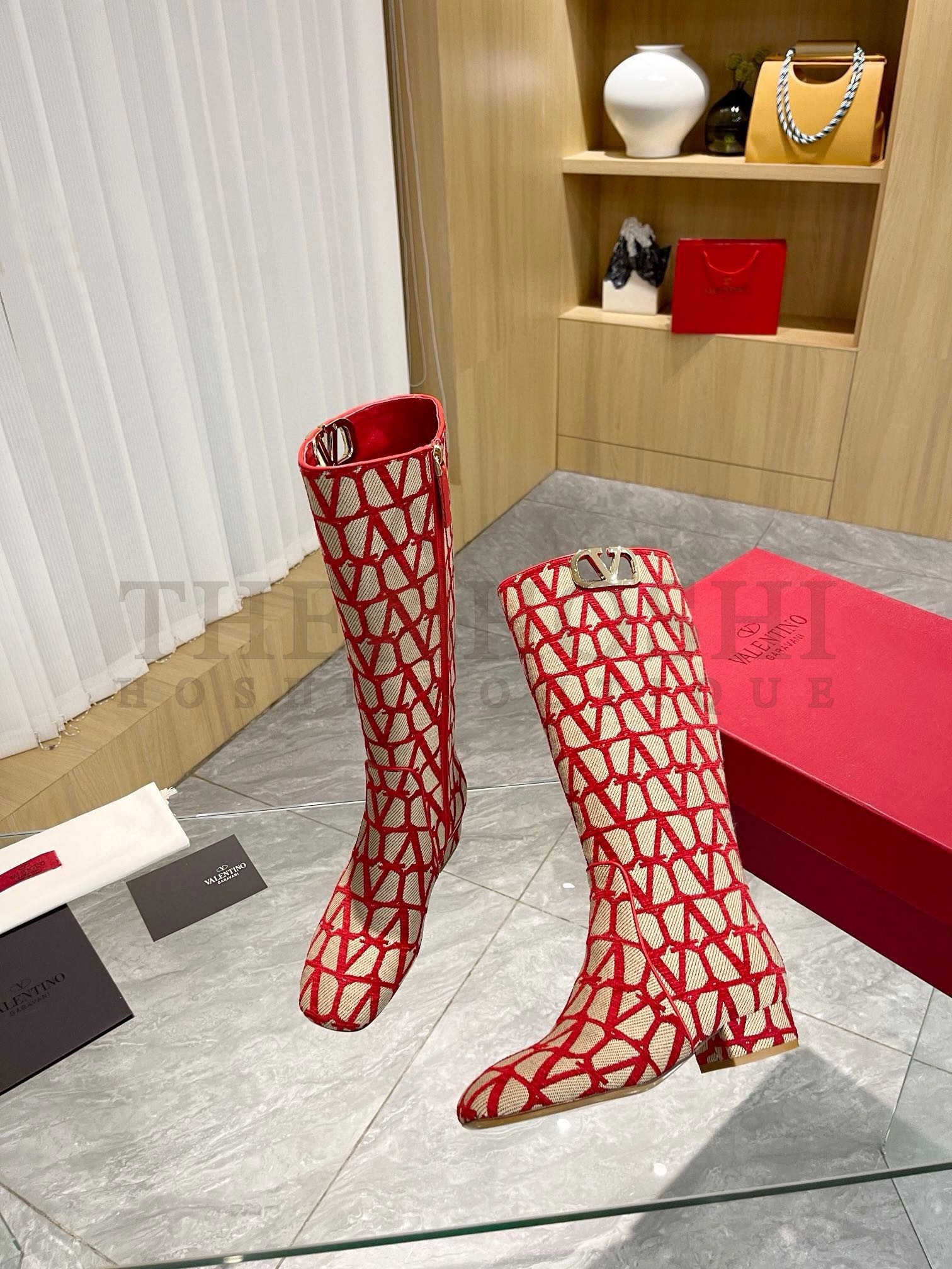 Va1e*ntin0 VLogo Type Knee Boots in Red Toile Iconographe fabric Master Quality
