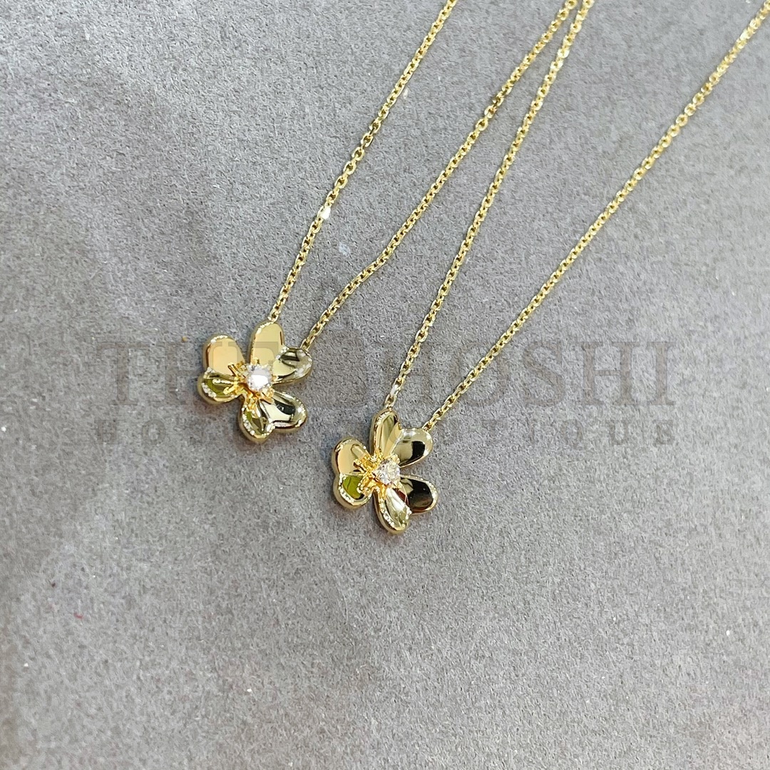 V*n Cl**f & Arpels Gold Three Flowers Necklace, Frivole pendant, mini model Master Quality