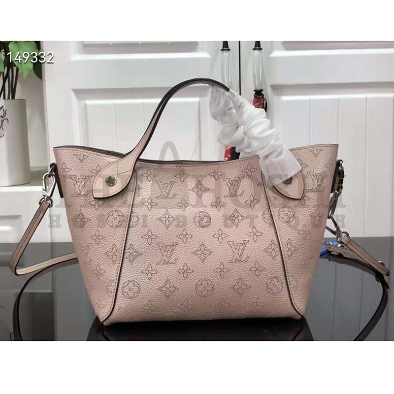 L0vis Vvtt0n LV Women Hina PM Bucket Bag Crème Beige Mahina Perforated Calf Master Quality