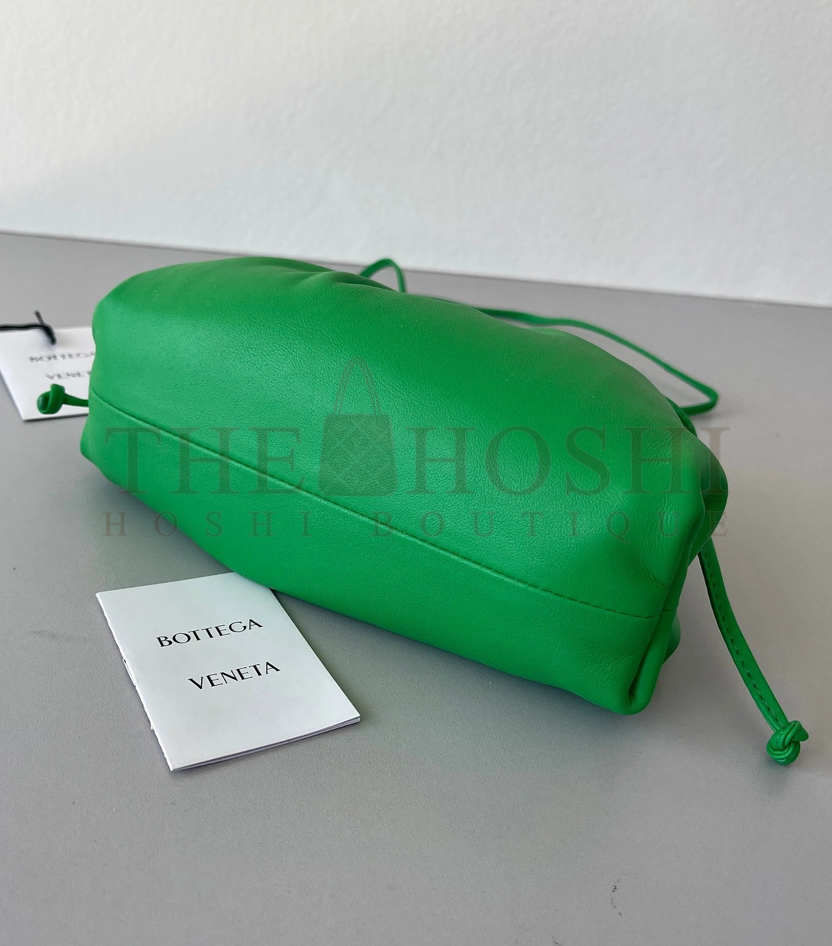B0tt*ga Ven*ta Mini Pouch with Strap in Parakeet Calfskin Master Quality