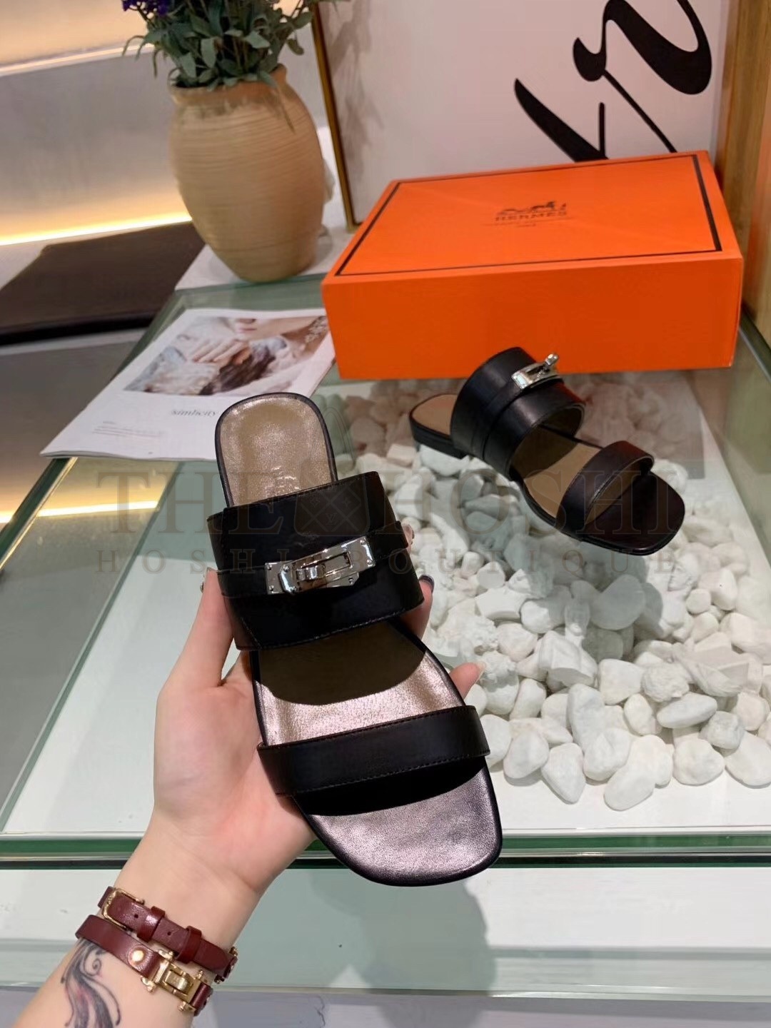 H**me5 Avenue Sandals In Black Calfskin Master Quality