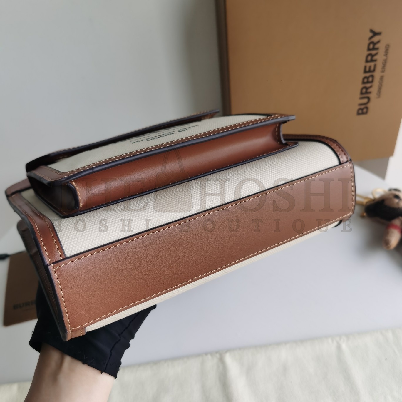 Bv*b*rry Pocket Bag - Canvas and Leather Trim 26.5x23x6 CM Master Quality