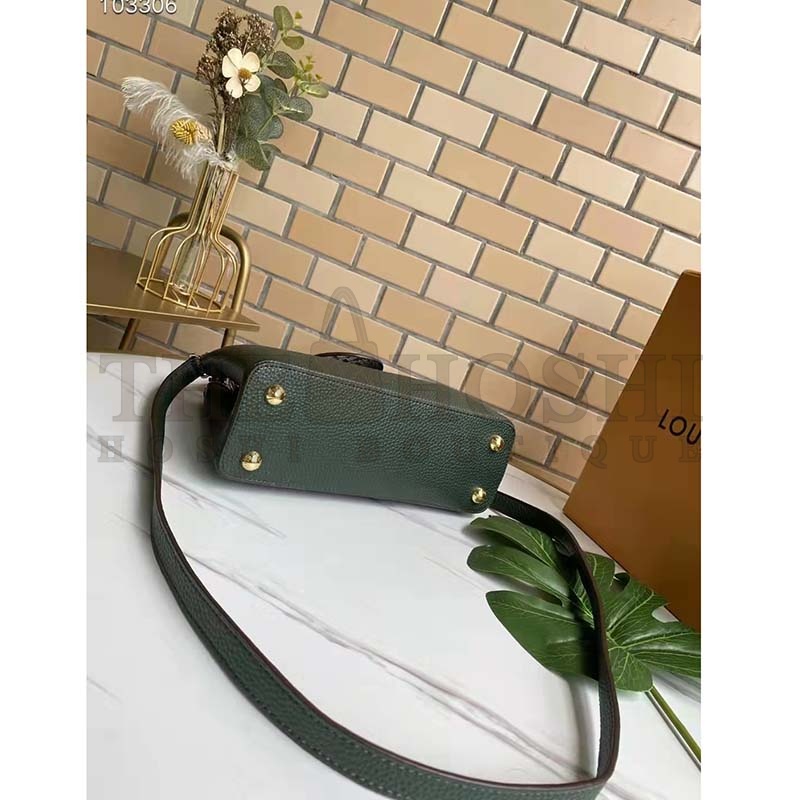 L0vis Vvtt0n LV Women Capucines Mini Handbag Green Taurillon Leather Python Skin Master Quality