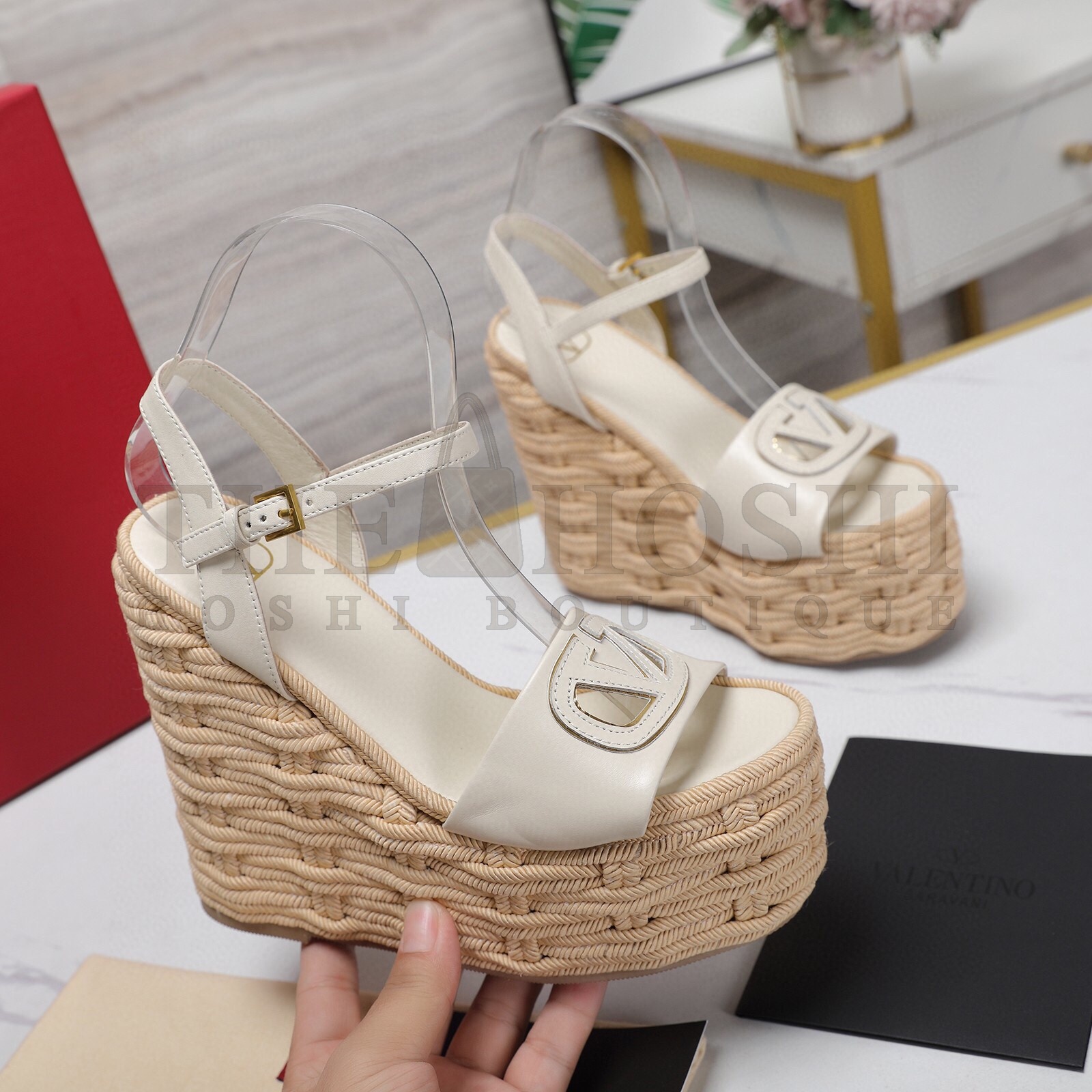 Va1e*ntin0 VLogo Cut-out Espadrille Wedge Sandals in White Leather Master Quality