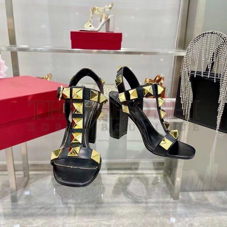 Va1e*ntin0 Roman Stud Sandals 90mm In Black Calfskin Master Quality