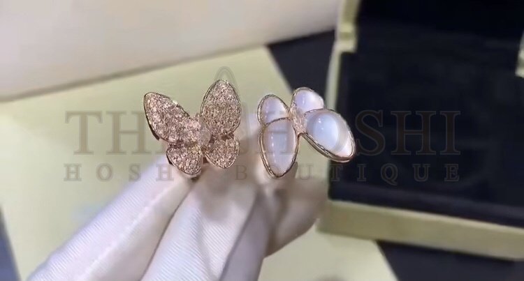 V*n Cl**f & Arpels Fluttering Butterfly Ring, Two Butterfly Between the Finger ring Master Quality