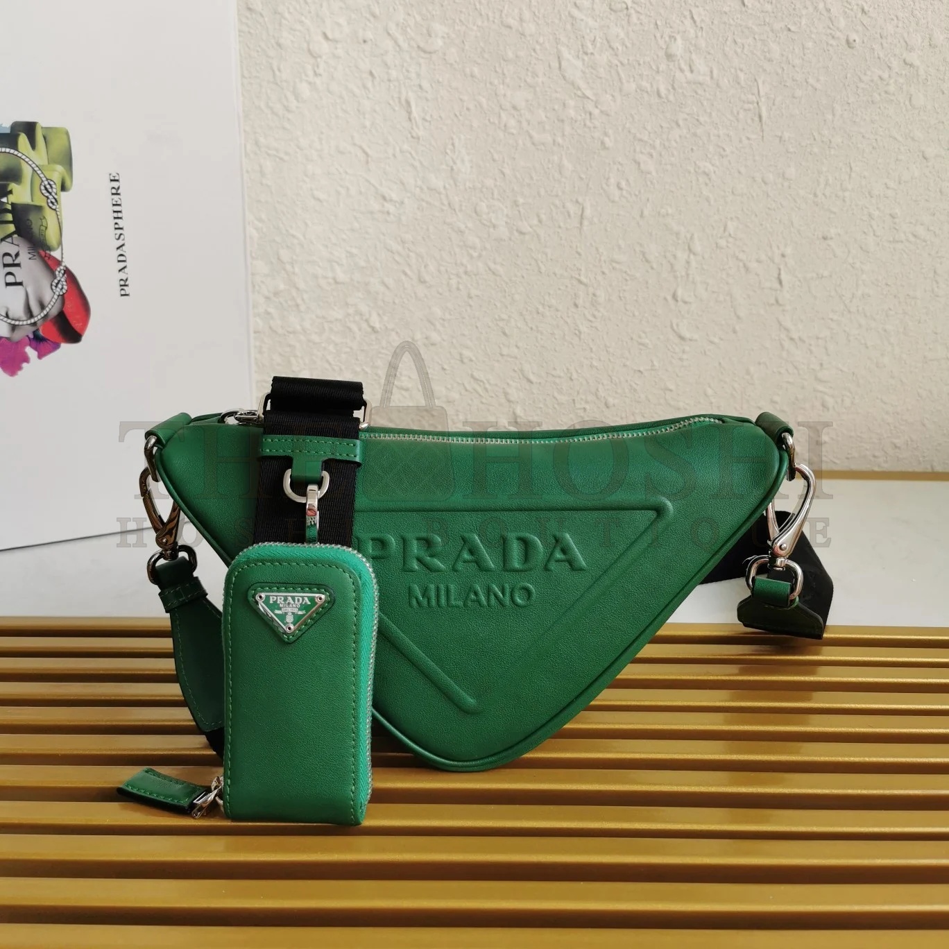 Pra*a Triangle Shoulder Bag In Green Calfskin Master Quality
